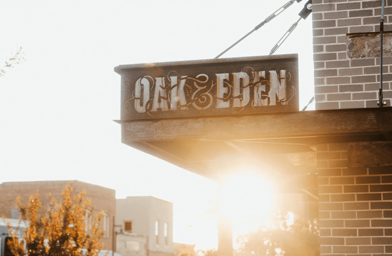Des Moines: Best American Made Whiskey – Oak and Eden.